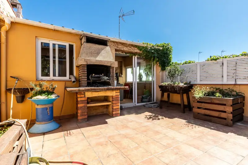 Venta Adosado 3 Plantas Garaje 93m2 Patio Terraza Sabadell