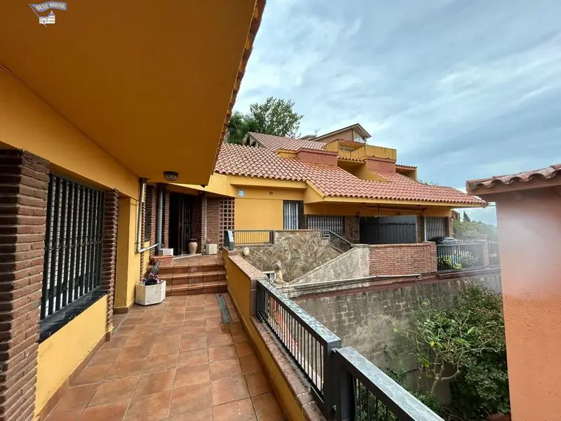 Chalet 5 Plantas Piscina Vistas Tibidabo Barcelona