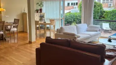Chalet Adosado en Alquiler 270m2 Jardin Piscina Privada