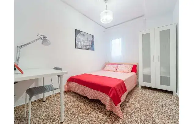 Alquiler Habitaci
ón 80m
² Valencia Jes
ús