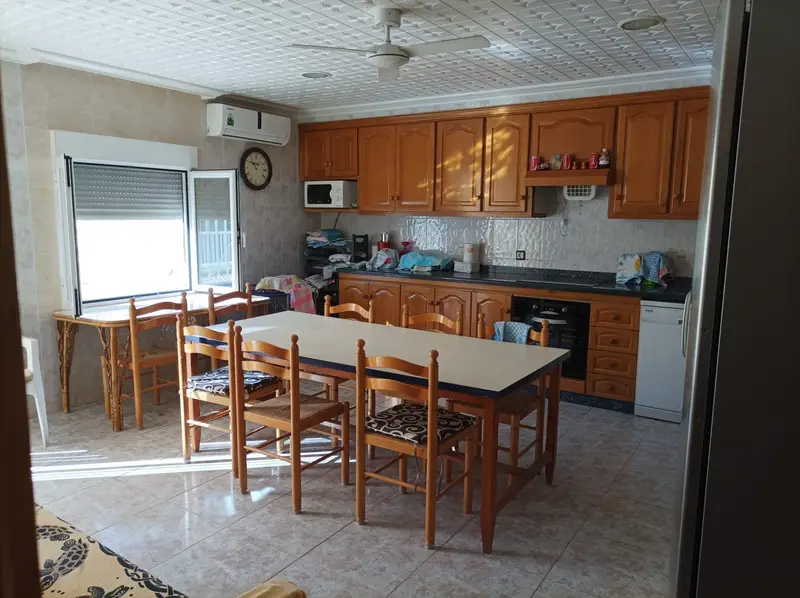 Chalet en Oasis San Fulgencio con Jardin y Piscina