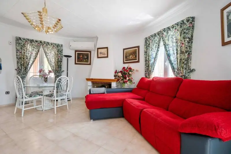Villa 5 Dormitorios Torrevieja Piscina Privada