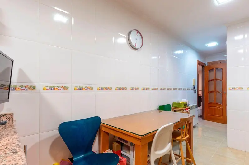 Piso en Venta Vila real 3 Dormitorios 2 Banos Amueblado Garaje Trastero