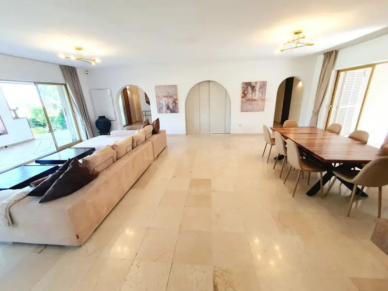 Villa de Lujo 4 Dormitorios Las Brisas