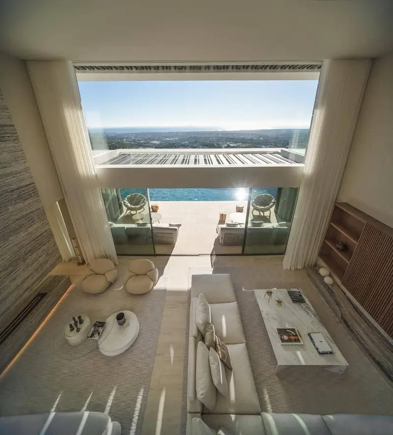 Villa de Lujo en Sotogrande con Vistas al Mar