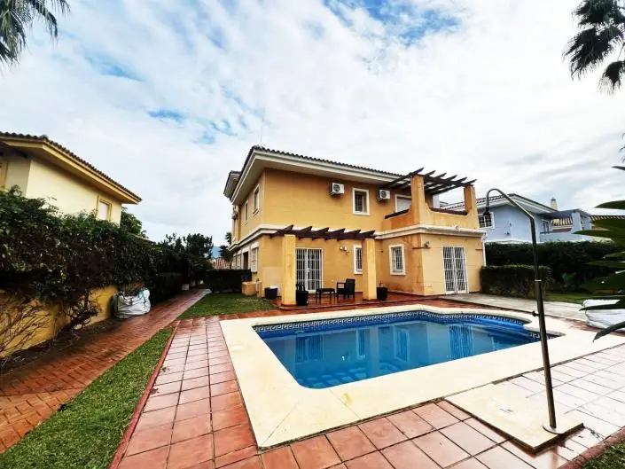 Villa de Lujo 5 Dormitorios en La Cala Hills