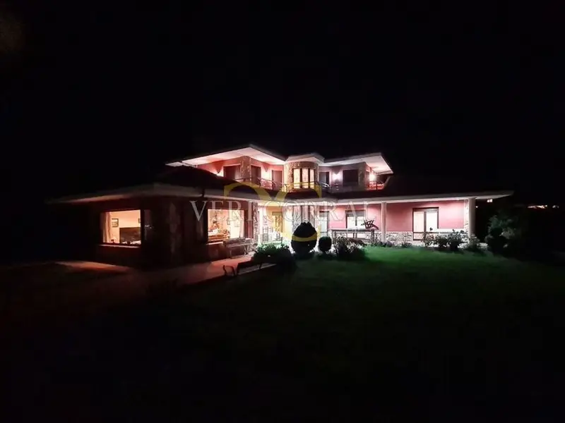 Chalet de Lujo en Gijon con Vistas Panoramicas