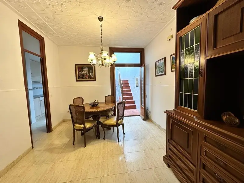 Casa en Venta Calella 4 Habitaciones 2 Baños Patio Terraza