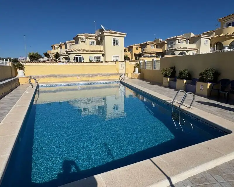 Villa 3 Dormitorios Quesada Cerca Playa Piscina Privada