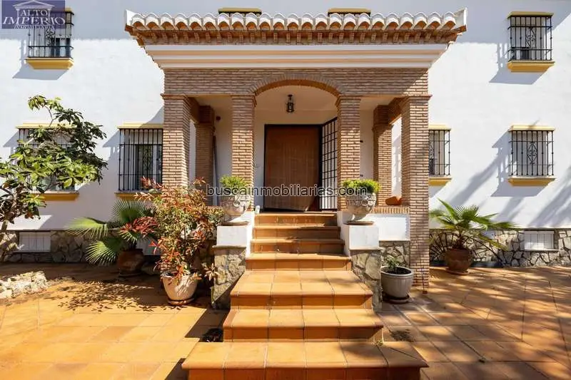 Chalet en Venta en Otura 800m2 Jardin Piscina Garaje