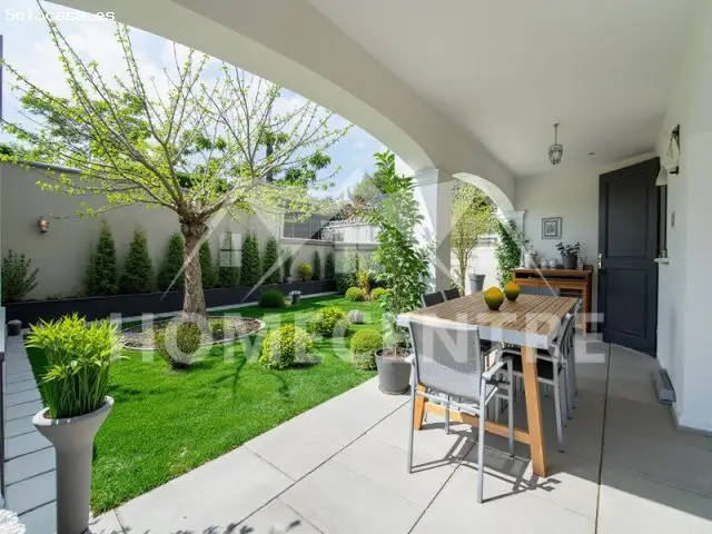 Casa en Requesens Empuriabrava para Reformar con Jardin y Garaje