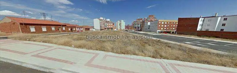 Parcela Urbana en León: 12 Viviendas y 3 Locales