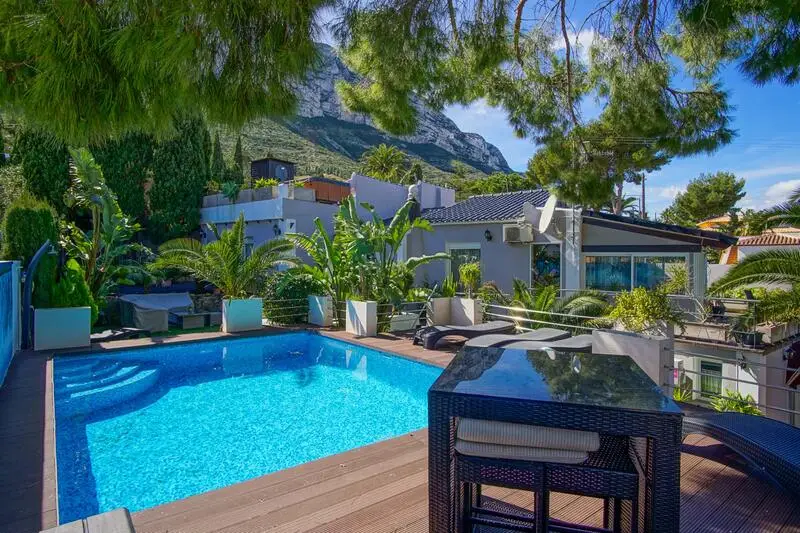 Villa en Denia con Vistas al Mar y Jacuzzi