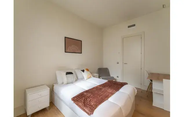 Apartamento 6 Dormitorios Madrid Todo Incluido