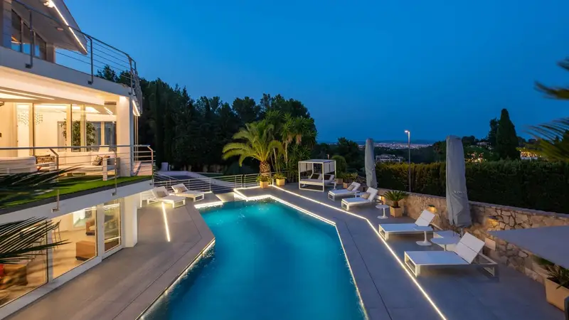 Chalet de Lujo en Venta Son Vida 6 Dormitorios Spa Piscina
