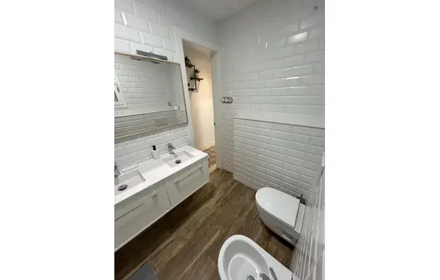 Apartamento 6 Dormitorios Barcelona Cerca Metro Poblesec Montjuic