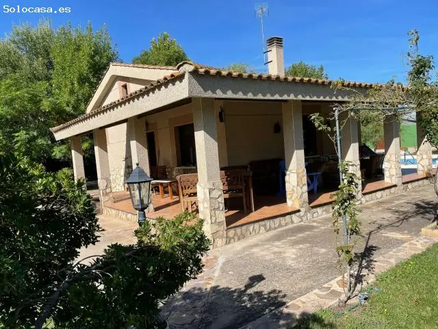 Chalet Rustico con Piscina en Guadalajara