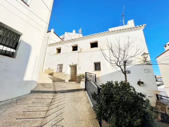 Casa en Venta Canillas de Albaida 3 Dormitorios 2 Baños Terraza
