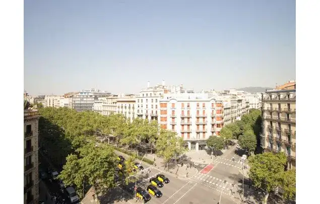 Habitacion en piso compartido en L Eixample Dreta Barcelona