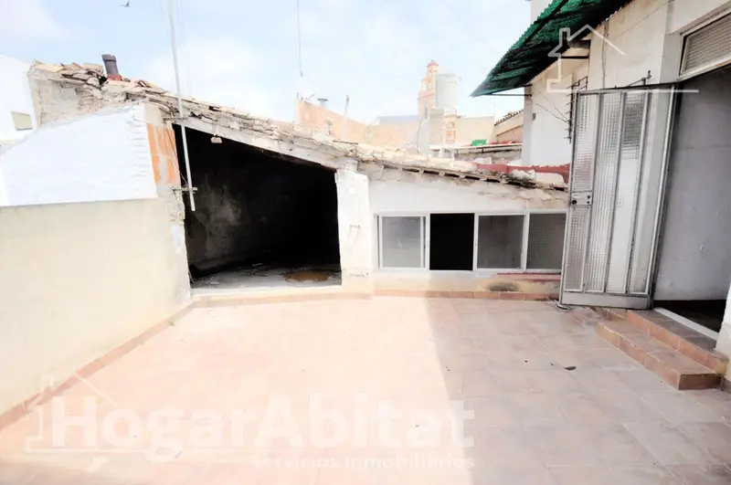 Casa en Albalat dels Sorells con Gran Terraza y Balcón
