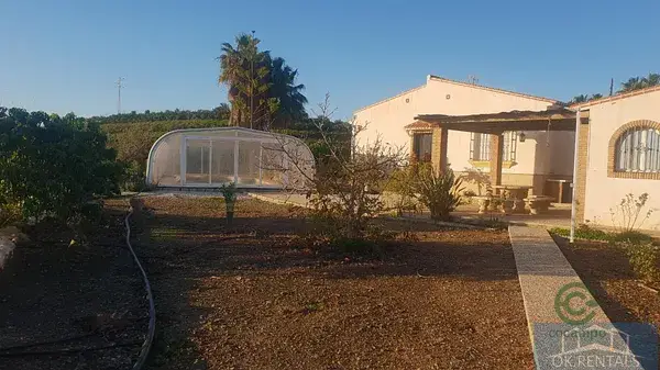 Finca Rústica con Vistas al Mar y Piscina Privada en Málaga