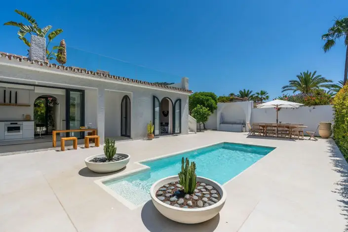 Villa en Marbesa 3 Dormitorios Piscina Privada Cerca de la Playa