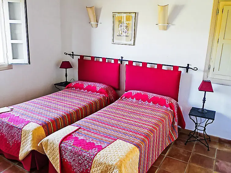 Casa-Villa de 3 Dormitorios alquiler Pegó, España