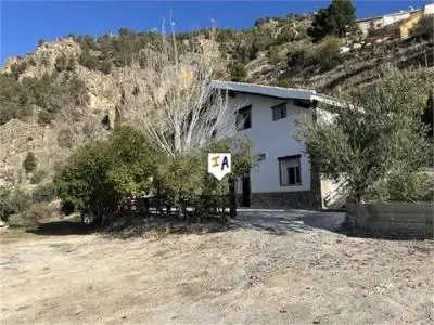 Cortijo Renovado con Vistas Espectaculares en Granada