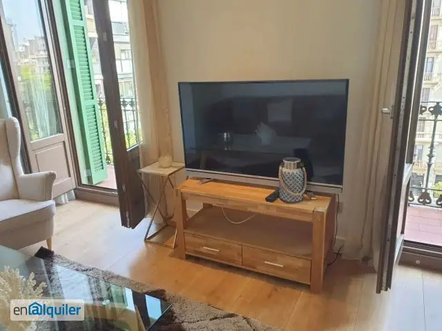 Piso en Eixample Izquierdo 3 habitaciones 2 baños Amueblado Temporada