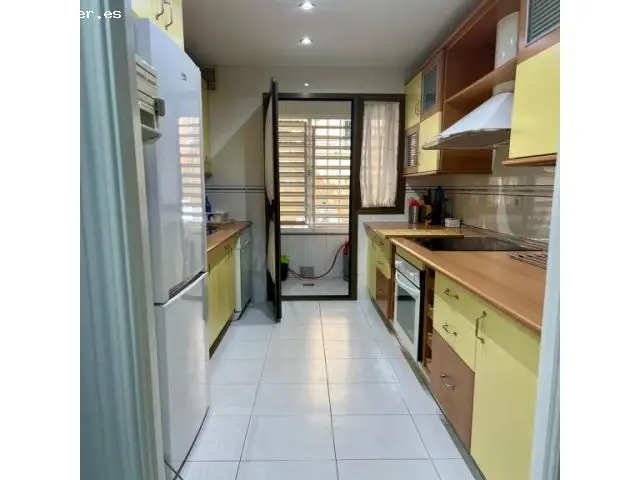 Piso Amueblado en Sevilla con Garaje y Piscina