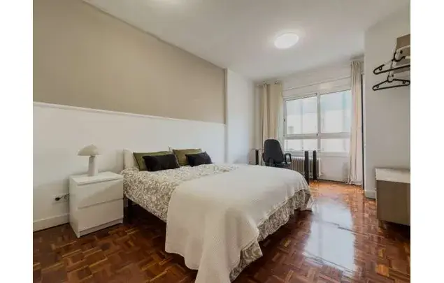 Habitacion amueblada 100m2 Barcelona