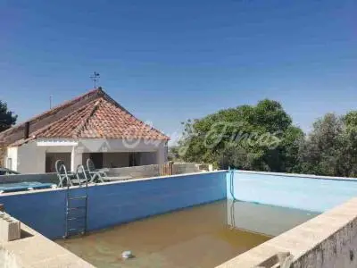Casa Chalet en Venta Yecla Murcia 4 Dormitorios Piscina Jardin