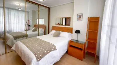Piso amplio en Castilla Hermida para compartir ideal MIR Valdecilla