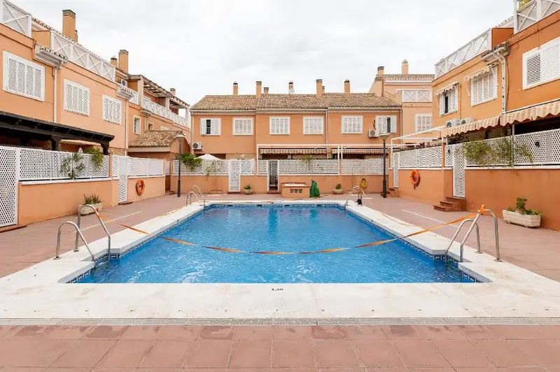 Venta Adosado con calefacción en Nevada Armilla