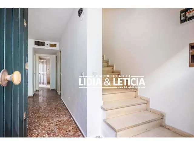 Casa céntrica Alcalá de Guadaira 2 plantas 128m2