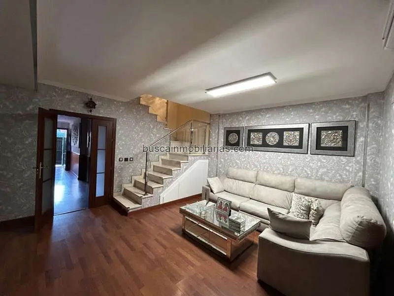 Casa Adosada 200m2 Alcalá de Guadaíra 4 Dorm 2 Baños Piscina