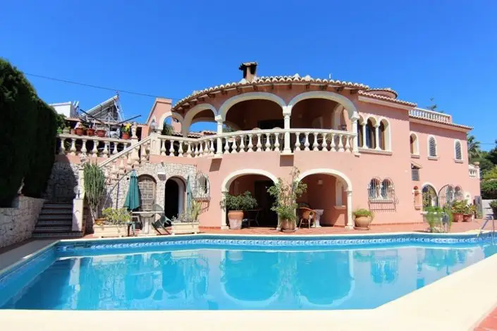 Villa de Lujo 8 Dormitorios con Vistas al Mar