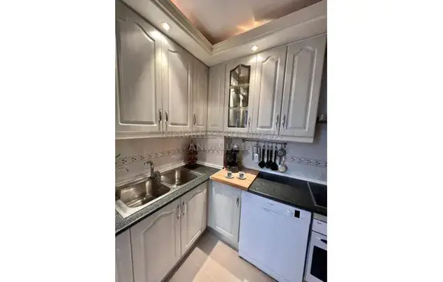 Rent 4 bedroom apartment of 105 m² in Almeria