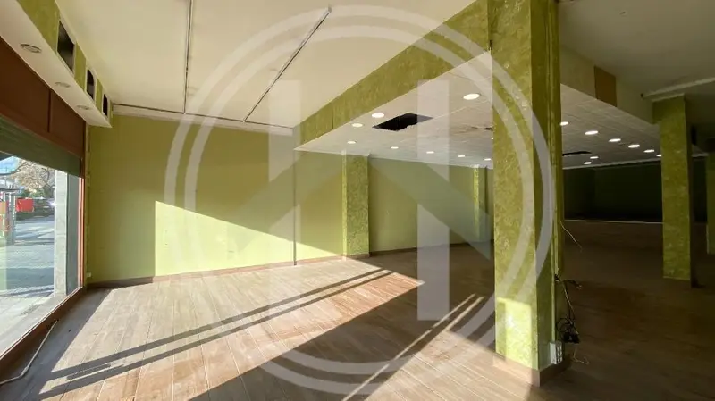 Venta Local Comercial 150m2 Cardedeu Plaza Joan Alsina