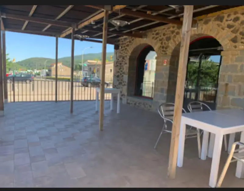 Casa en venta. Casa independent amb façana de pedra natural de 234 m² construïts a les Planes d´Hostoles. 234 m² construïts + 476 m² de solar.