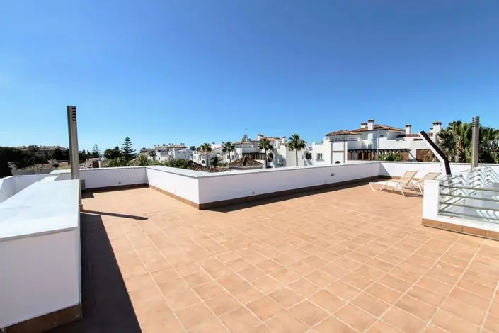 Casa de 6 Dormitorios en San Pedro Alcantara