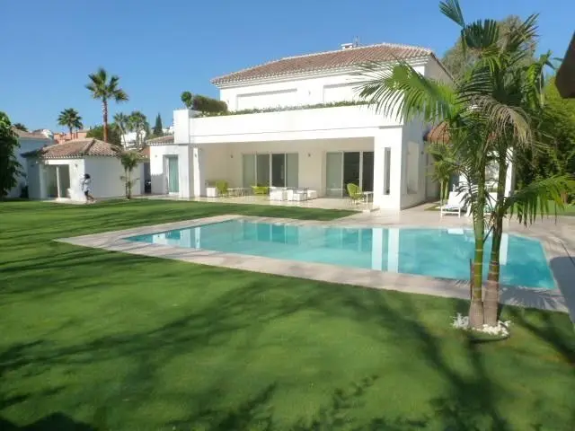 Villa de Lujo 5 Dormitorios Guadalmina Baja Marbella