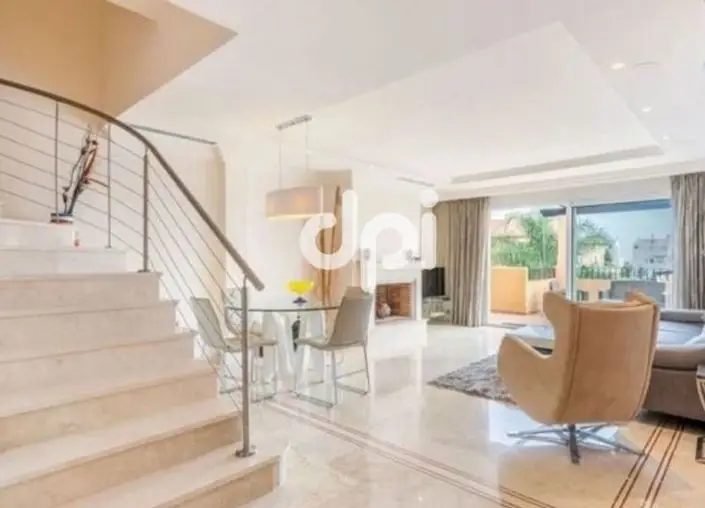 Duplex Penthouse 2 Dormitorios en Aloha Hill Club