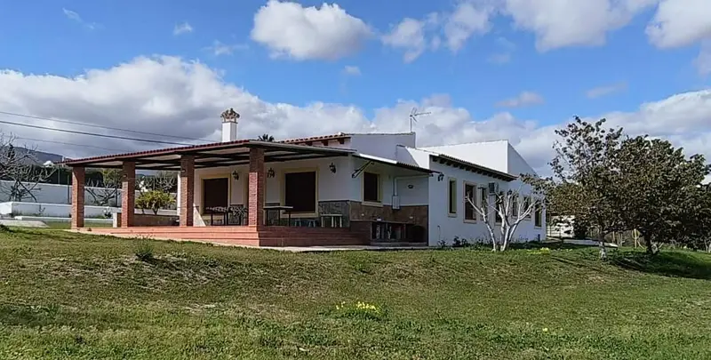 Gran Villa de Campo con Vistas al Mar Cerca de Estepona