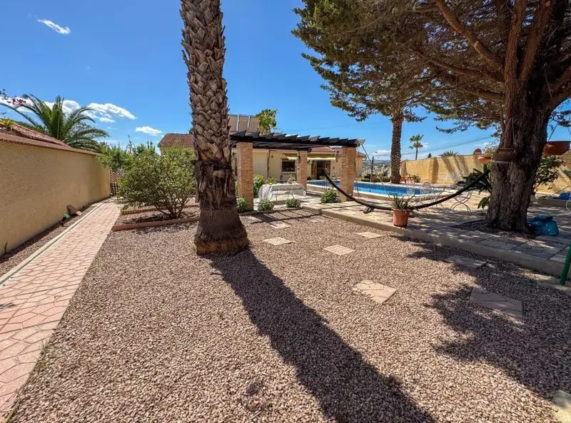 Chalet en Alquiler Ciudad Quesada Piscina Privada Jardin 3 Dormitorios