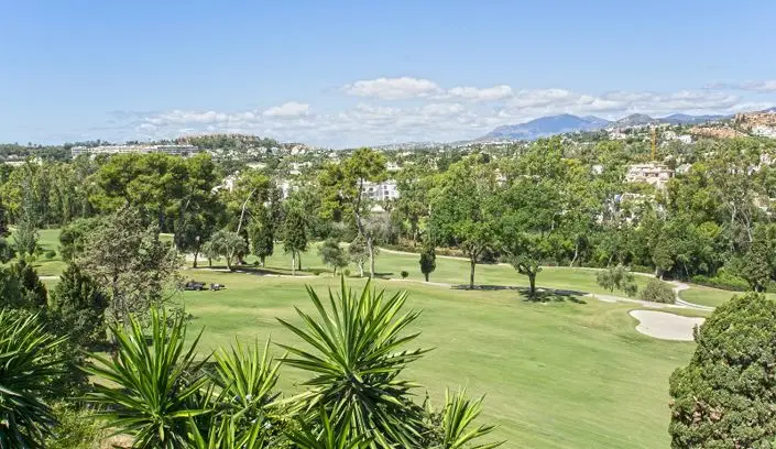 Villa 5 Dormitorios Golf Nueva Andalucia Marbella