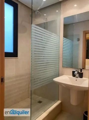 Alquiler piso reformado 4 habitaciones Eixample