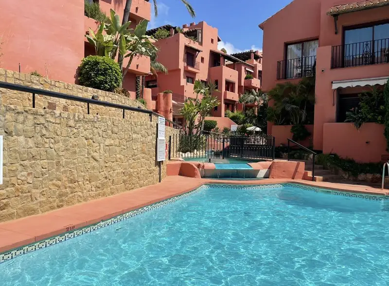 Apartamento 3 Dormitorios Elviria Playa Alquiler
