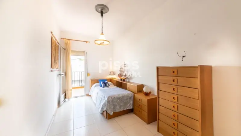Casa Adosada en Gines 4 Dormitorios 2 Baños Terraza y Patio