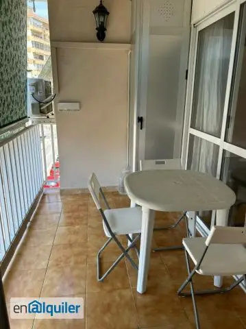 Alquiler piso estudiantes Málaga: 2 habitaciones disponibles